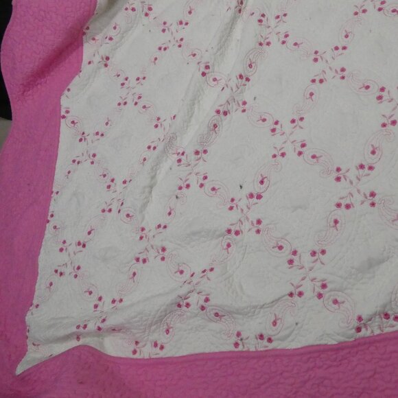 Set Of 2 Vintage Pink and White Floral Embroidered Pillow Covers & Blanket - Picture 12 of 16